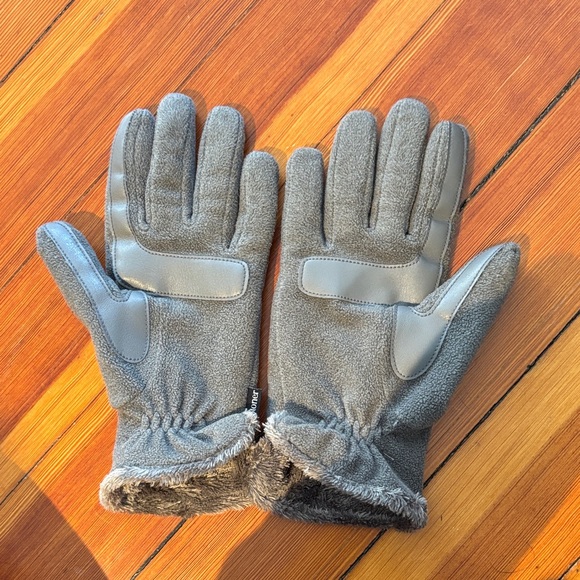Isotoner Gray Touchscreen Fleece-Lined Gloves - Picture 4 of 5
